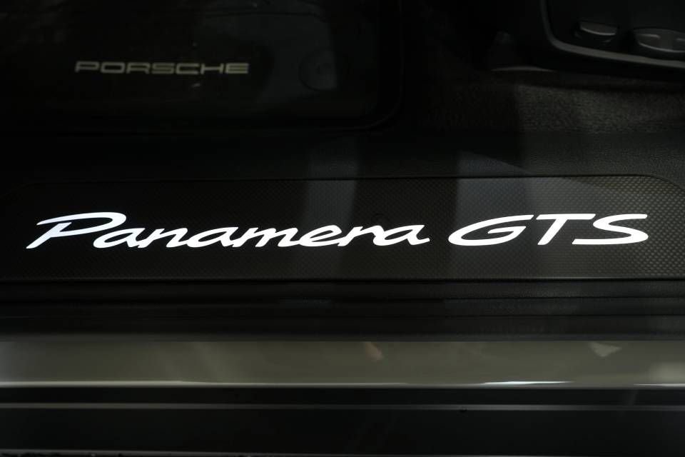 Certified 2025 Porsche Panamera GTS image 34