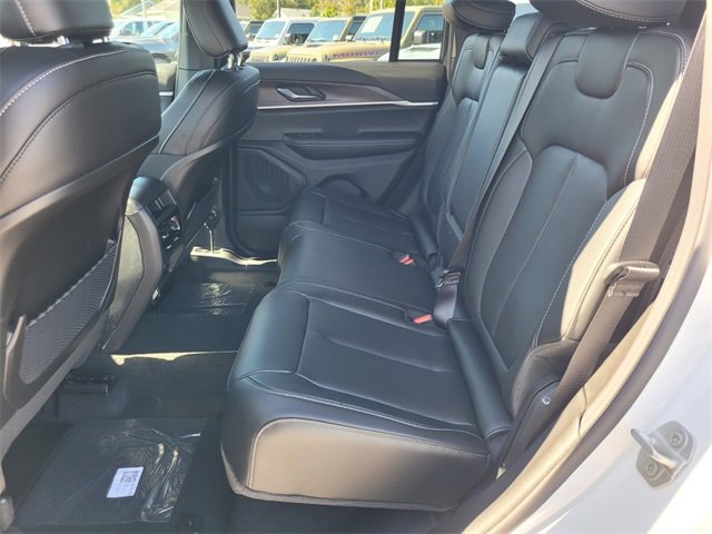 New 2025 Jeep Grand Cherokee Limited image 6