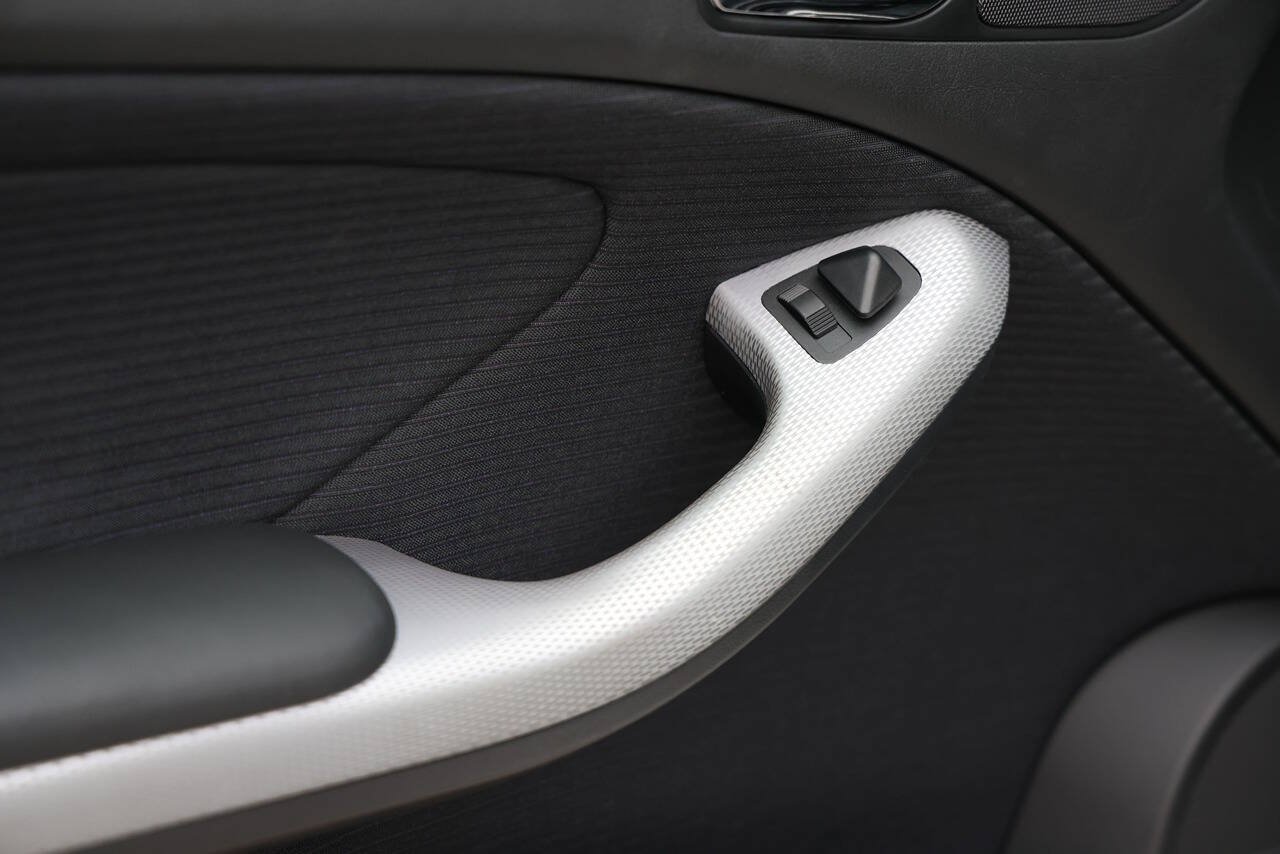 Used 2005 BMW M3 Coupe RWD image 59