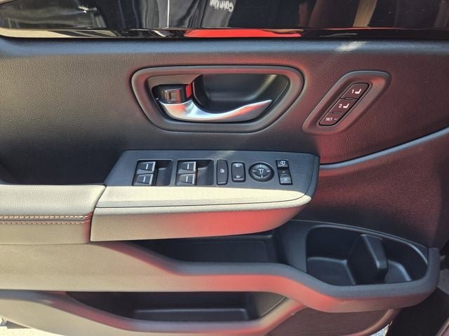 Used 2025 Honda Pilot TrailSport image 31