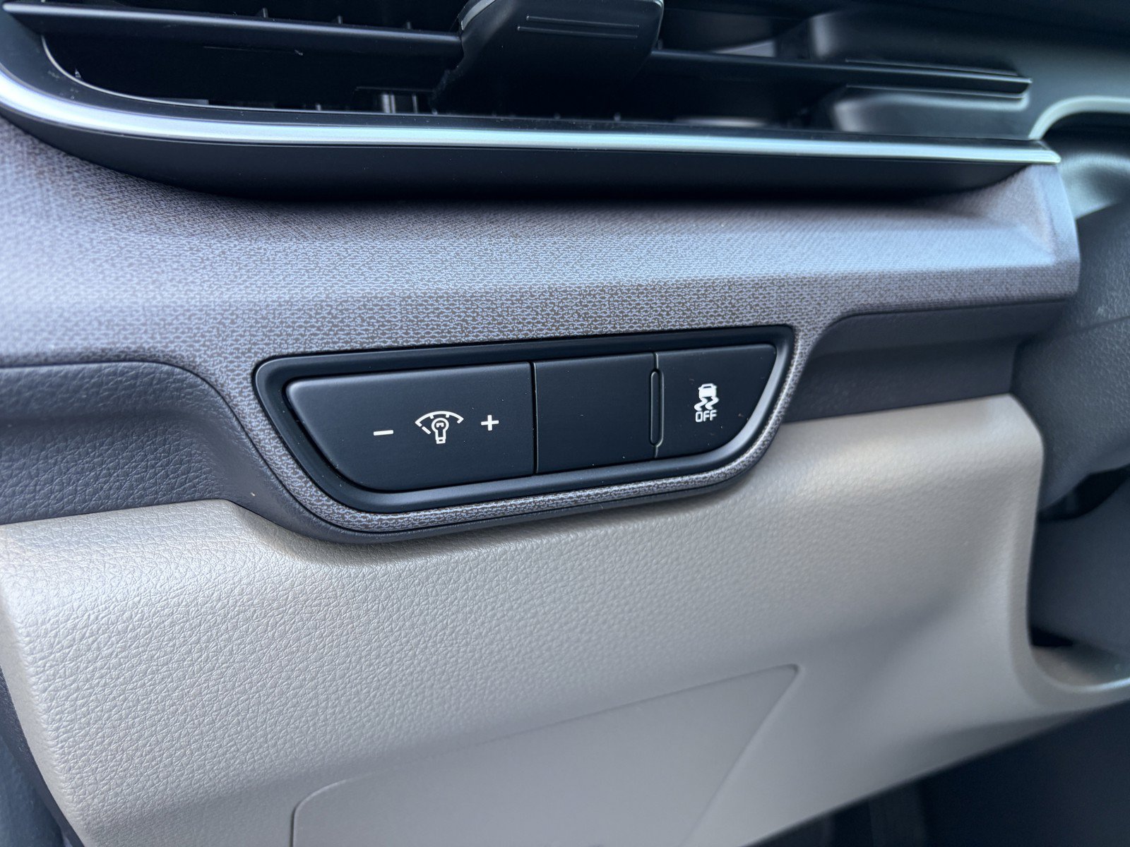 Used 2026 Kia Carnival EX FWD image 26