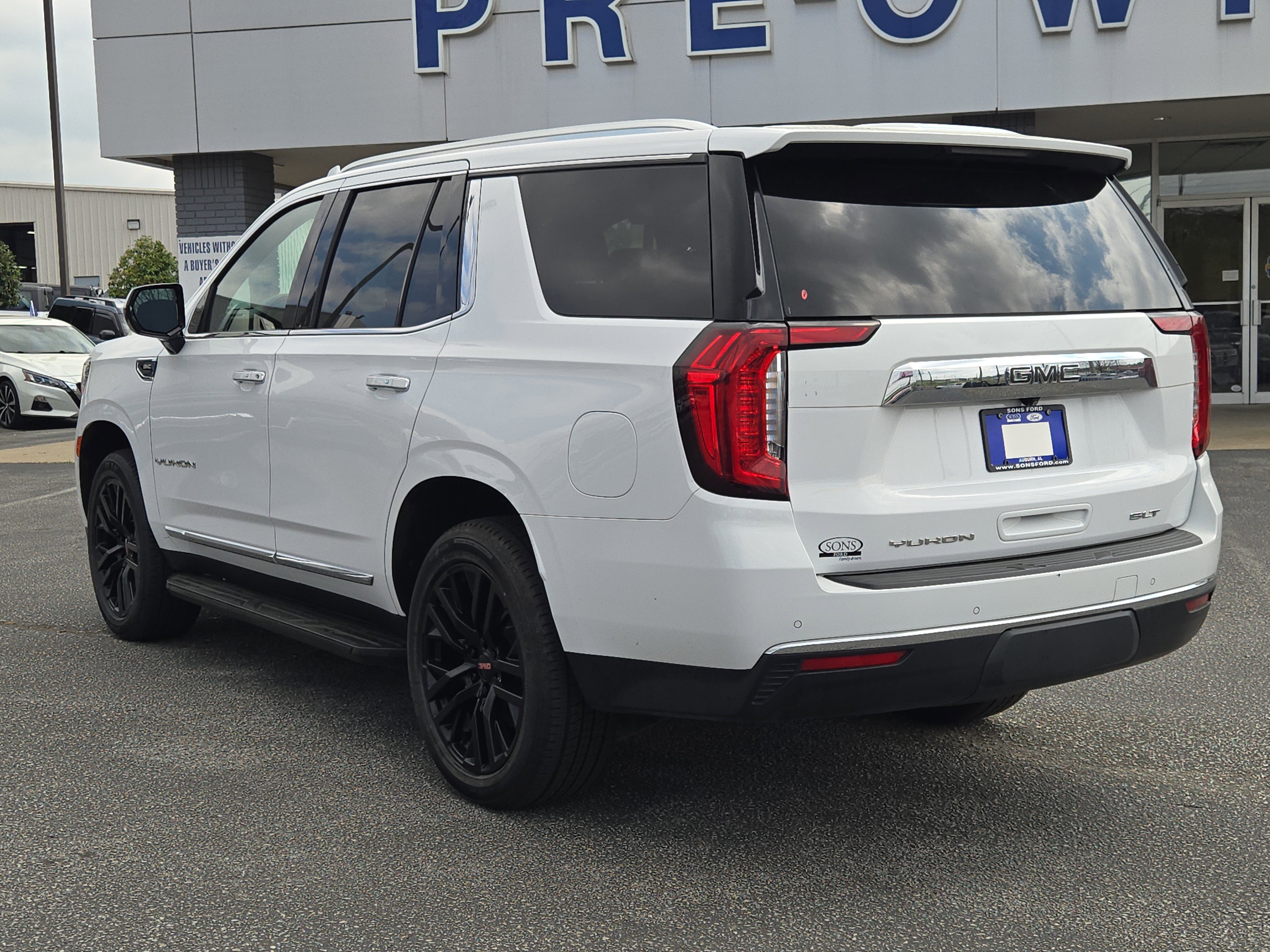 Used 2023 GMC Yukon SLT image 9