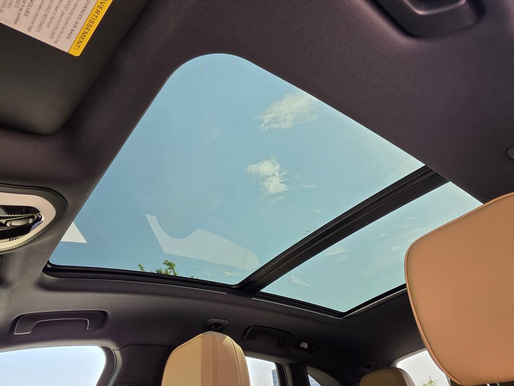 New 2026 Porsche Macan AWD/4WD image 16
