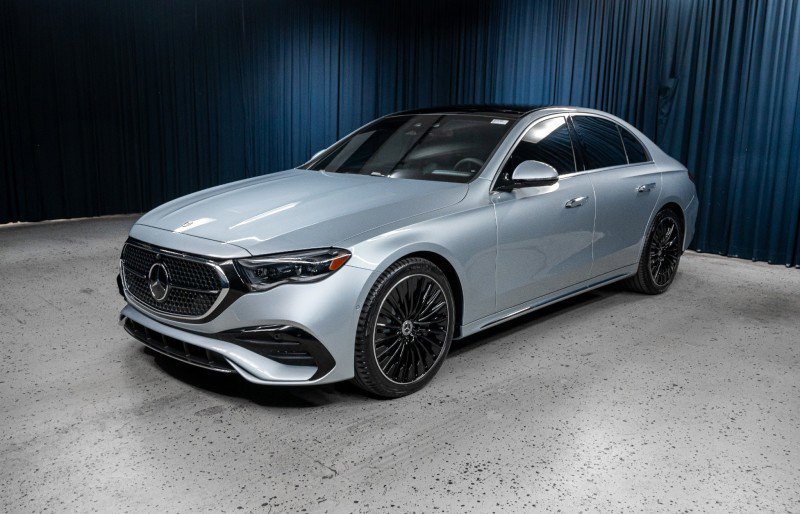 New 2026 Mercedes-Benz E 450 4MATIC Sedan image 1
