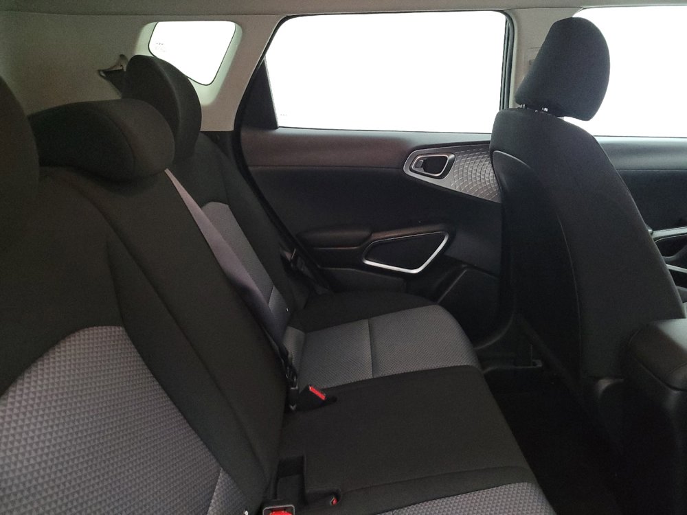 Used 2023 Kia Soul LX image 19