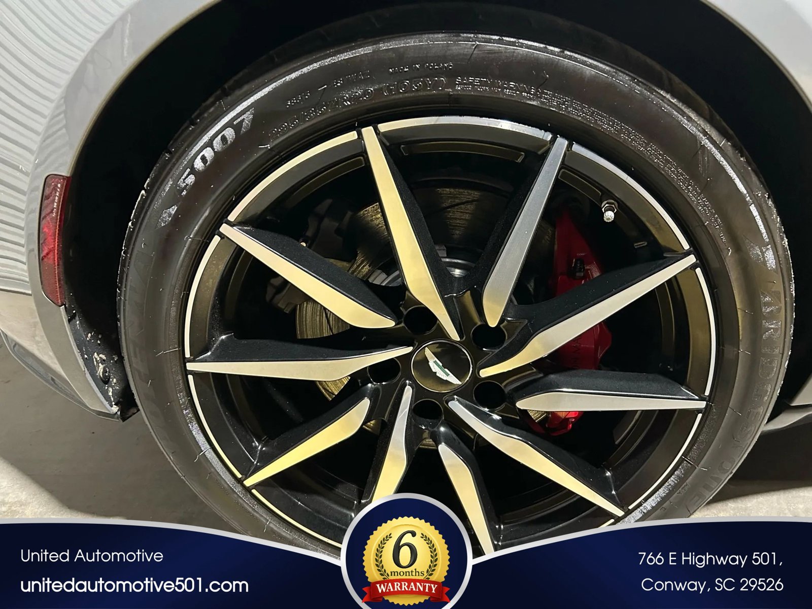 Used 2020 Aston Martin DB11 Coupe image 21