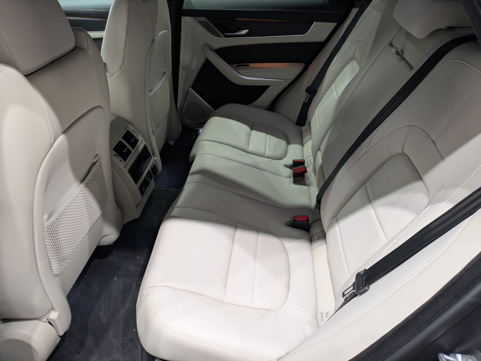 New 2026 Jaguar F-PACE R-Dynamic S image 11