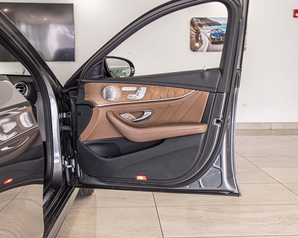 Used 2019 Mercedes-Benz E 53 AMG 4MATIC Sedan image 40