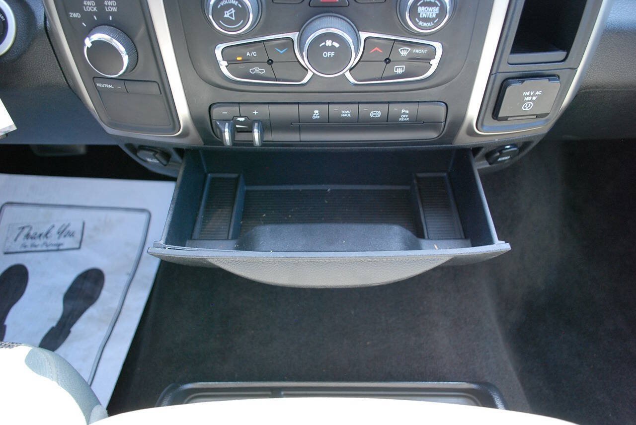 Used 2016 RAM 2500 SLT AWD/4WD image 30