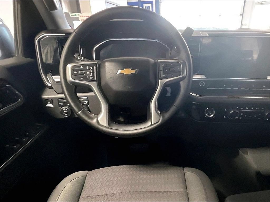 Used 2023 Chevrolet Silverado 1500 LT AWD/4WD image 17