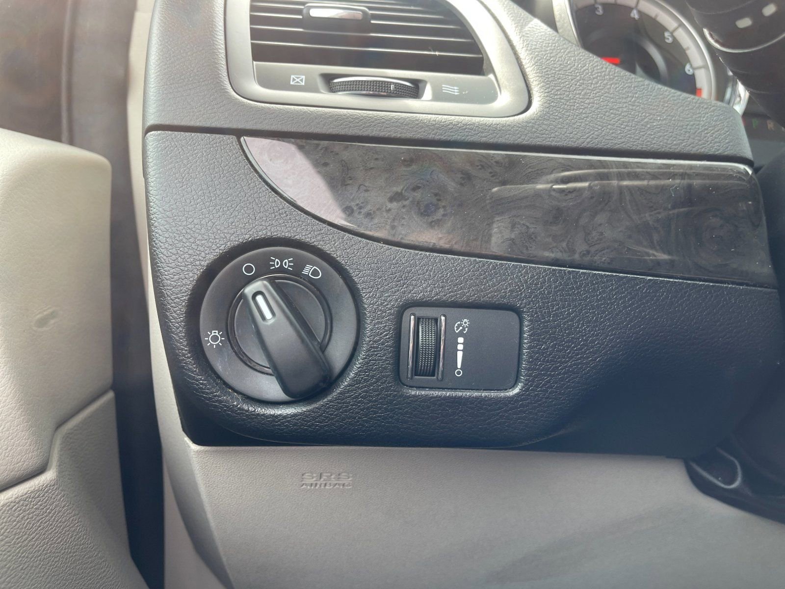 Used 2018 Dodge Grand Caravan SE w/ UConnect Hands-Free Group FWD image 29