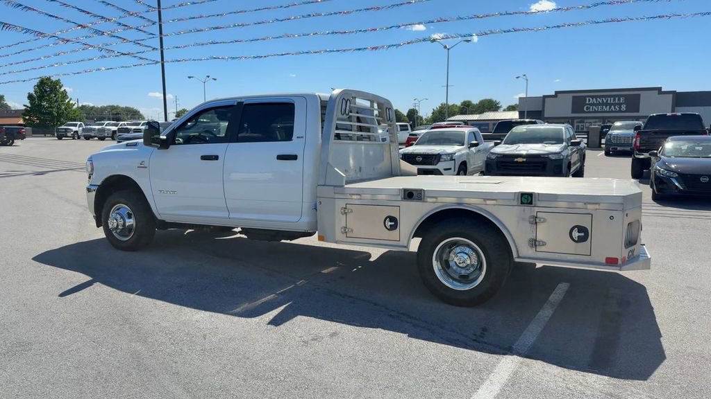 Used 2023 RAM 3500 SLT w/ Quick Order Package 2YG SLT AWD/4WD image 4