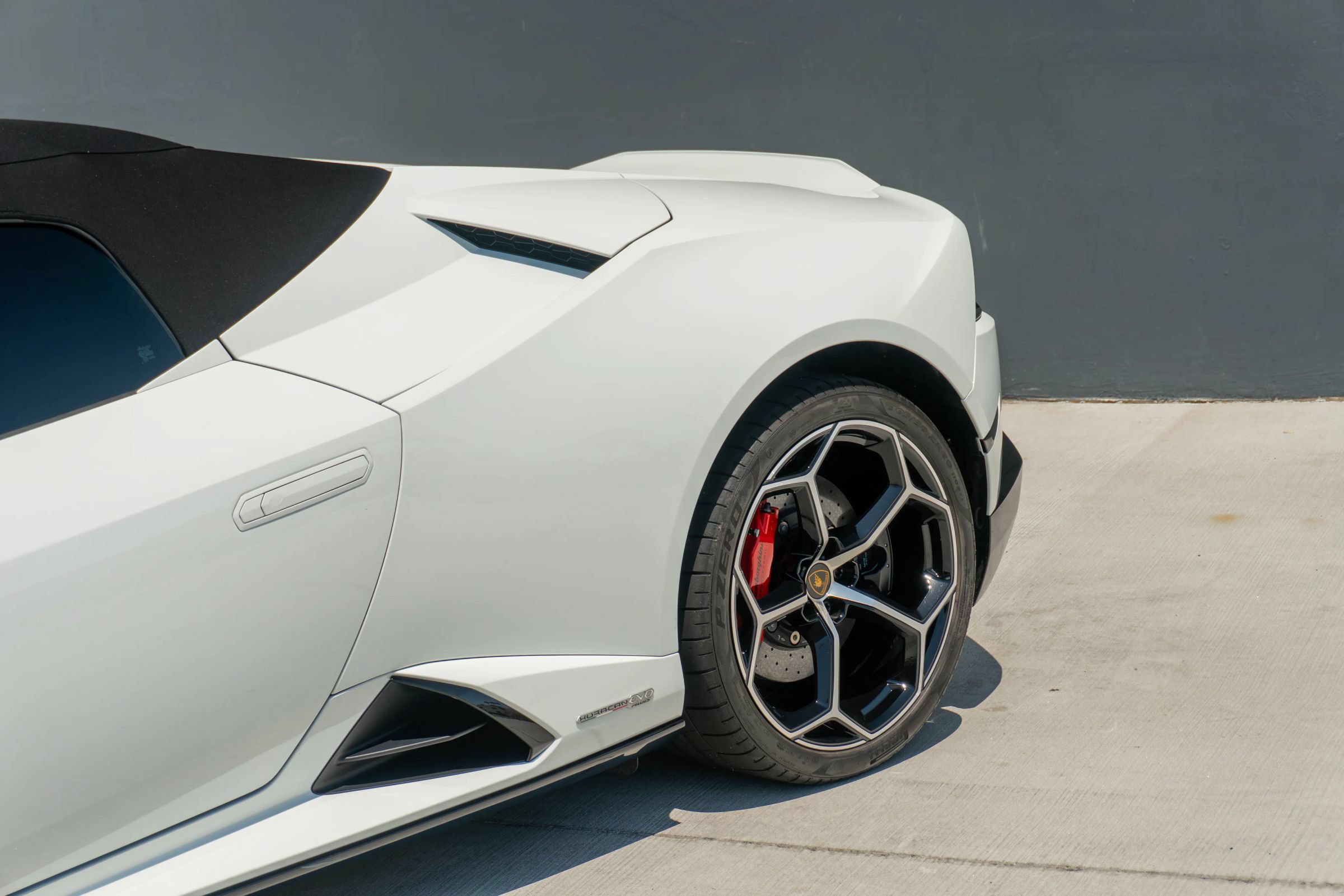 Used 2023 Lamborghini Huracan EVO RWD image 28
