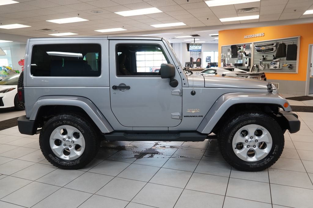 Used 2014 Jeep Wrangler Sahara w/ Connectivity Group AWD/4WD image 11