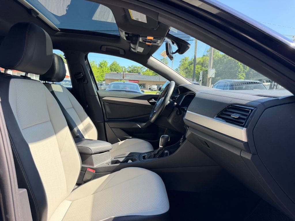 Used 2019 Volkswagen Jetta R-Line w/ R-Line Cold Weather Package FWD image 18