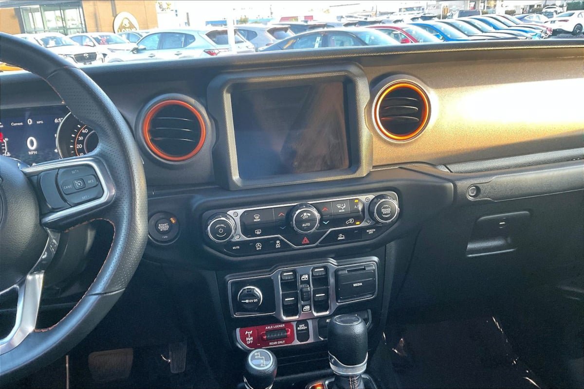 Used 2023 Jeep Gladiator Mojave w/ Trailer Tow Package AWD/4WD image 6