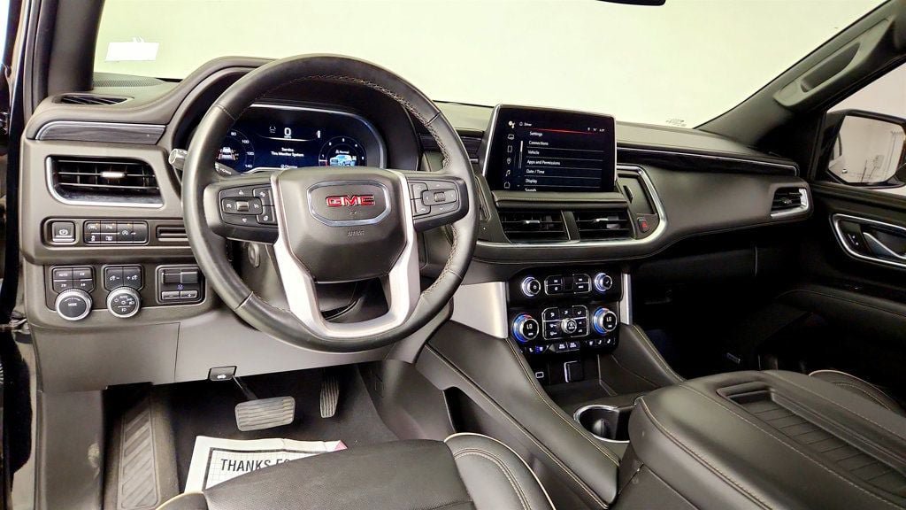 Used 2023 GMC Yukon XL SLT w/ SLT Premium Package AWD/4WD image 12
