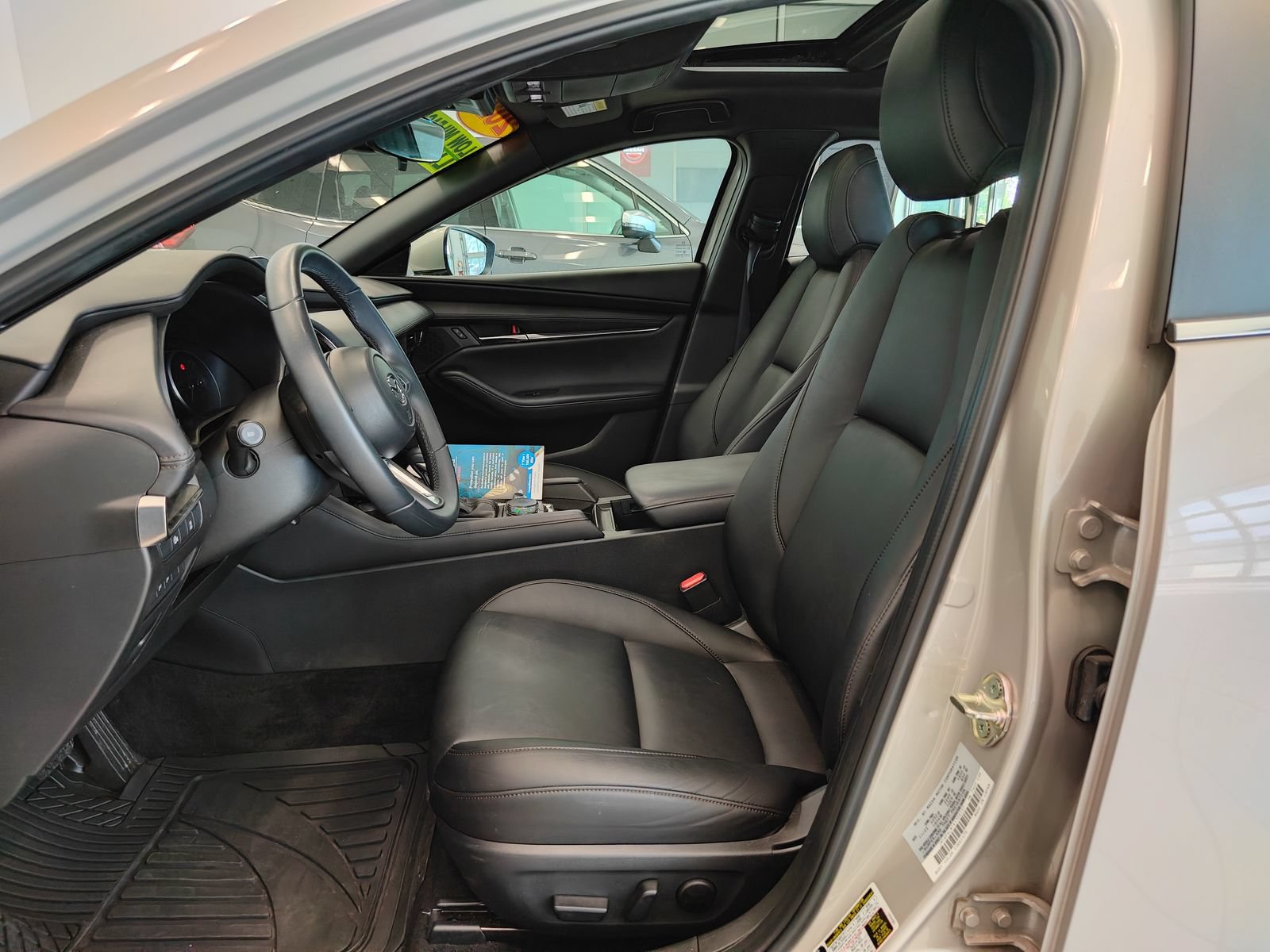 Used 2024 MAZDA MAZDA3 s FWD image 11