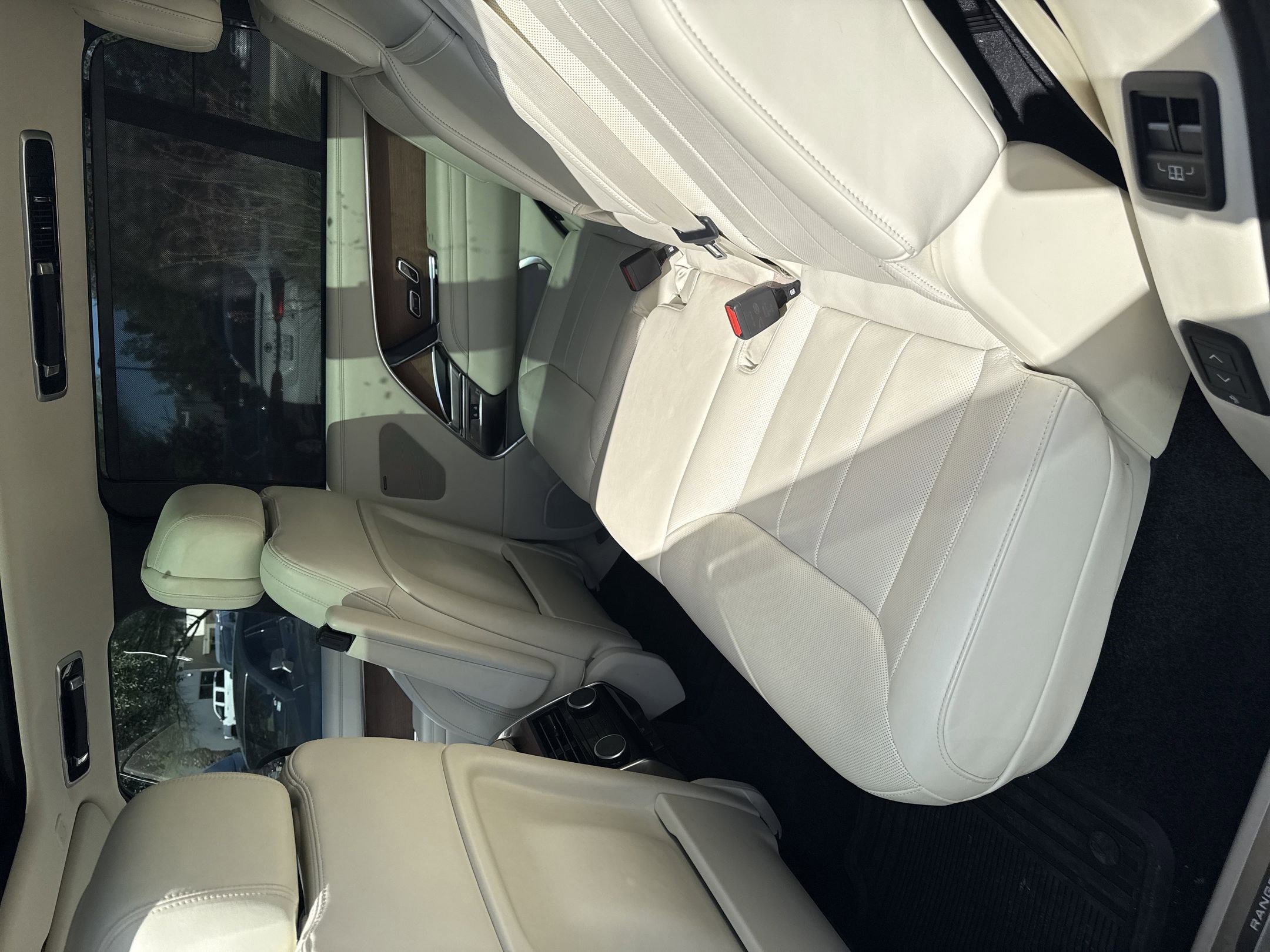Used 2023 Land Rover Range Rover Long Wheelbase SE AWD/4WD image 13
