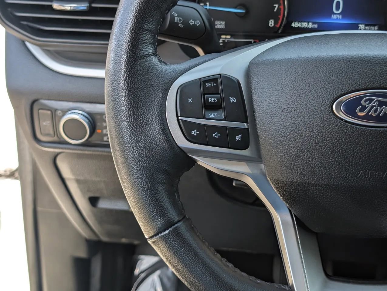 Used 2022 Ford Explorer XLT image 23