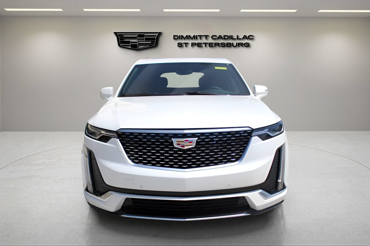 New 2025 Cadillac XT6 Luxury FWD image 8