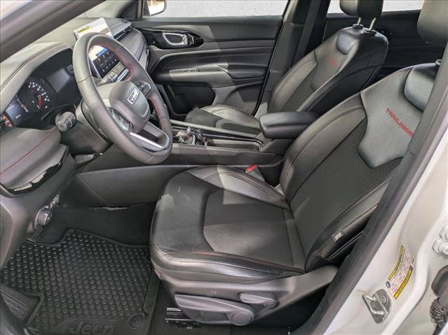 Used 2025 Jeep Compass Trailhawk AWD/4WD image 15