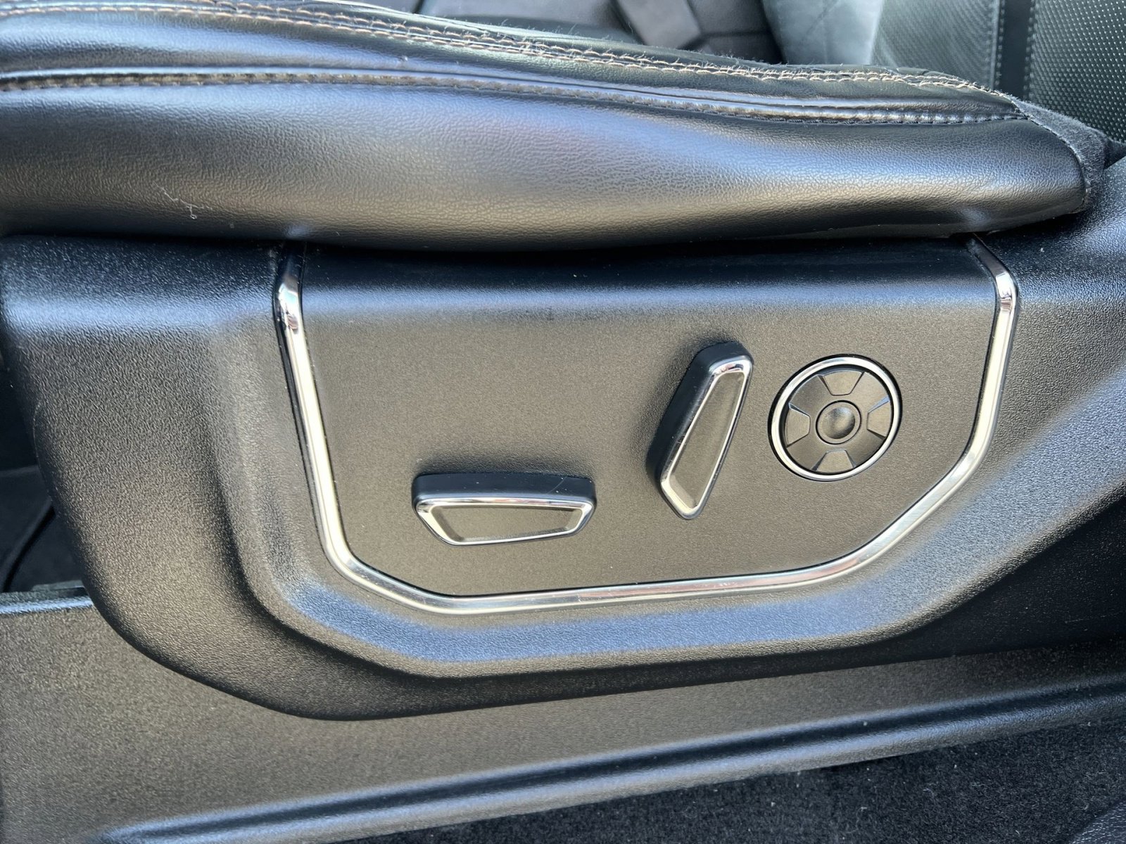 Used 2019 Ford Expedition Max Platinum image 14