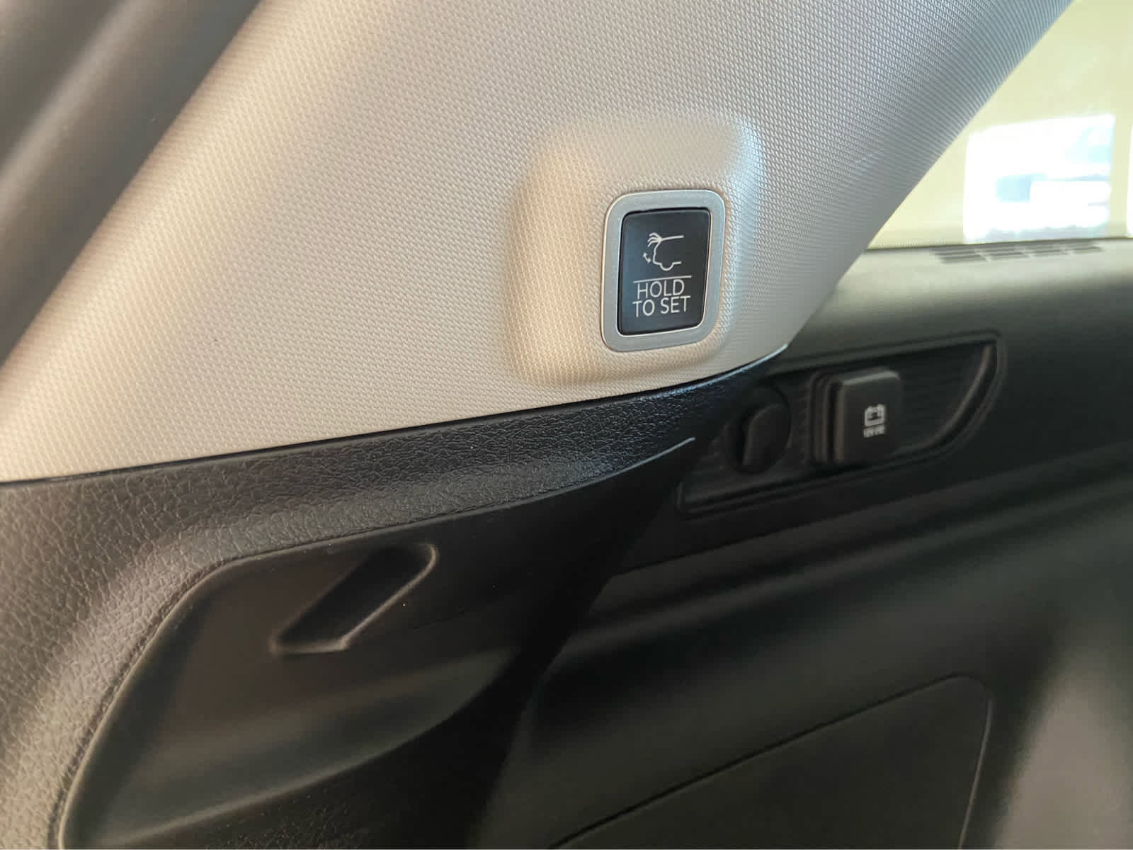 Used 2022 Jeep Grand Cherokee Limited 4xe w/ Rear Seat Video Group 1 image 8