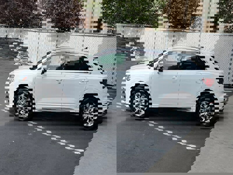 Used 2023 Audi Q3 2.0T Premium image 4