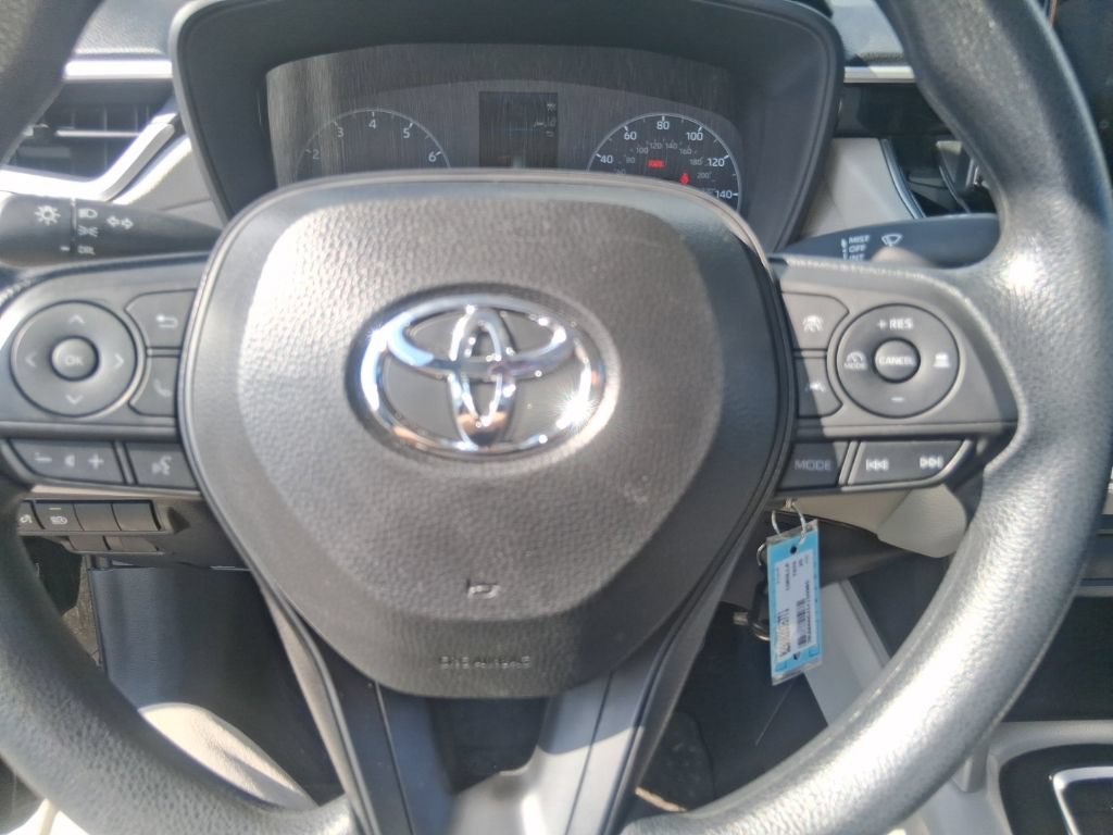 Used 2025 Toyota Corolla Cross L FWD image 12