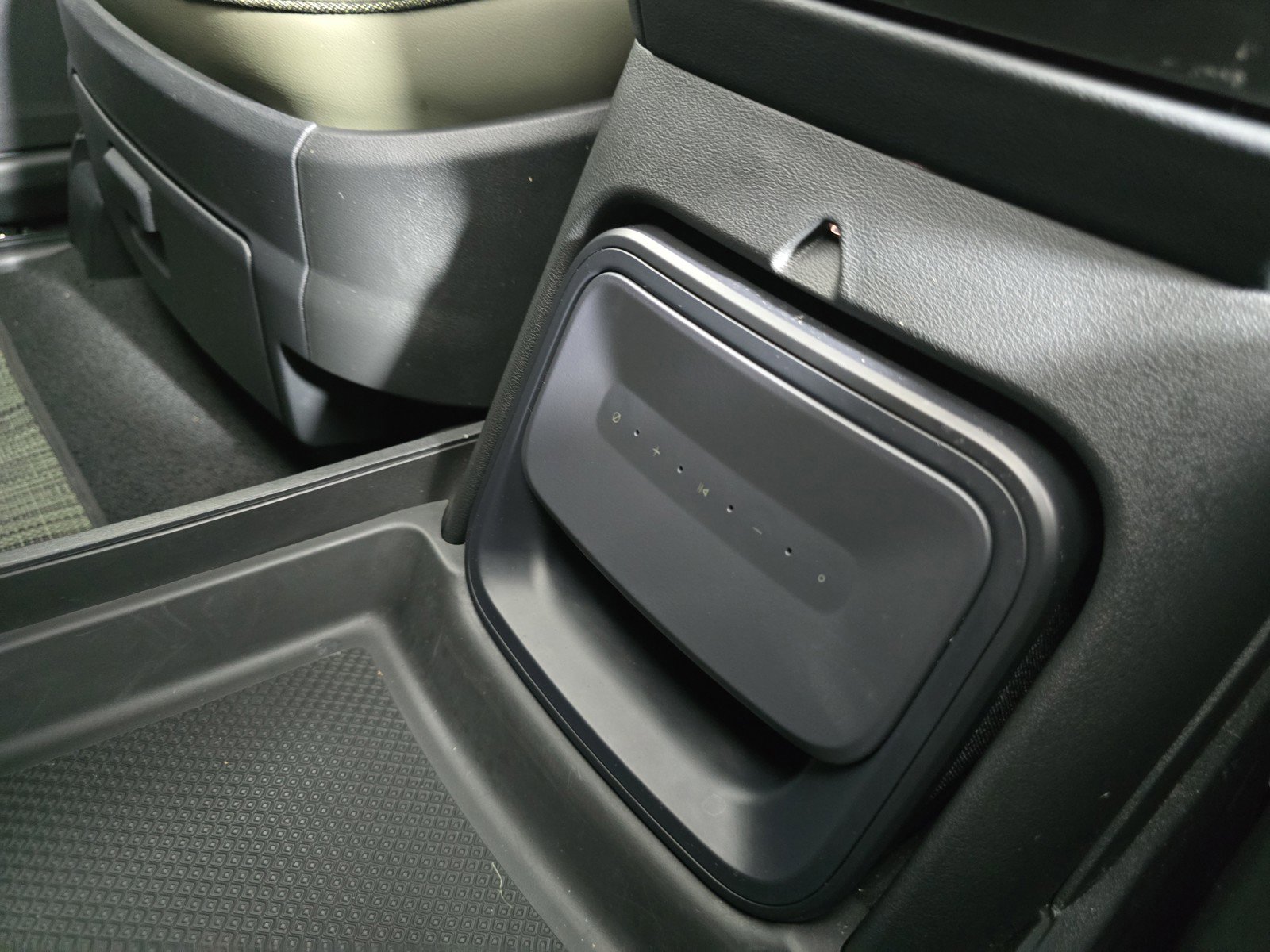 Used 2024 Rivian R1S Launch Edition AWD/4WD image 33