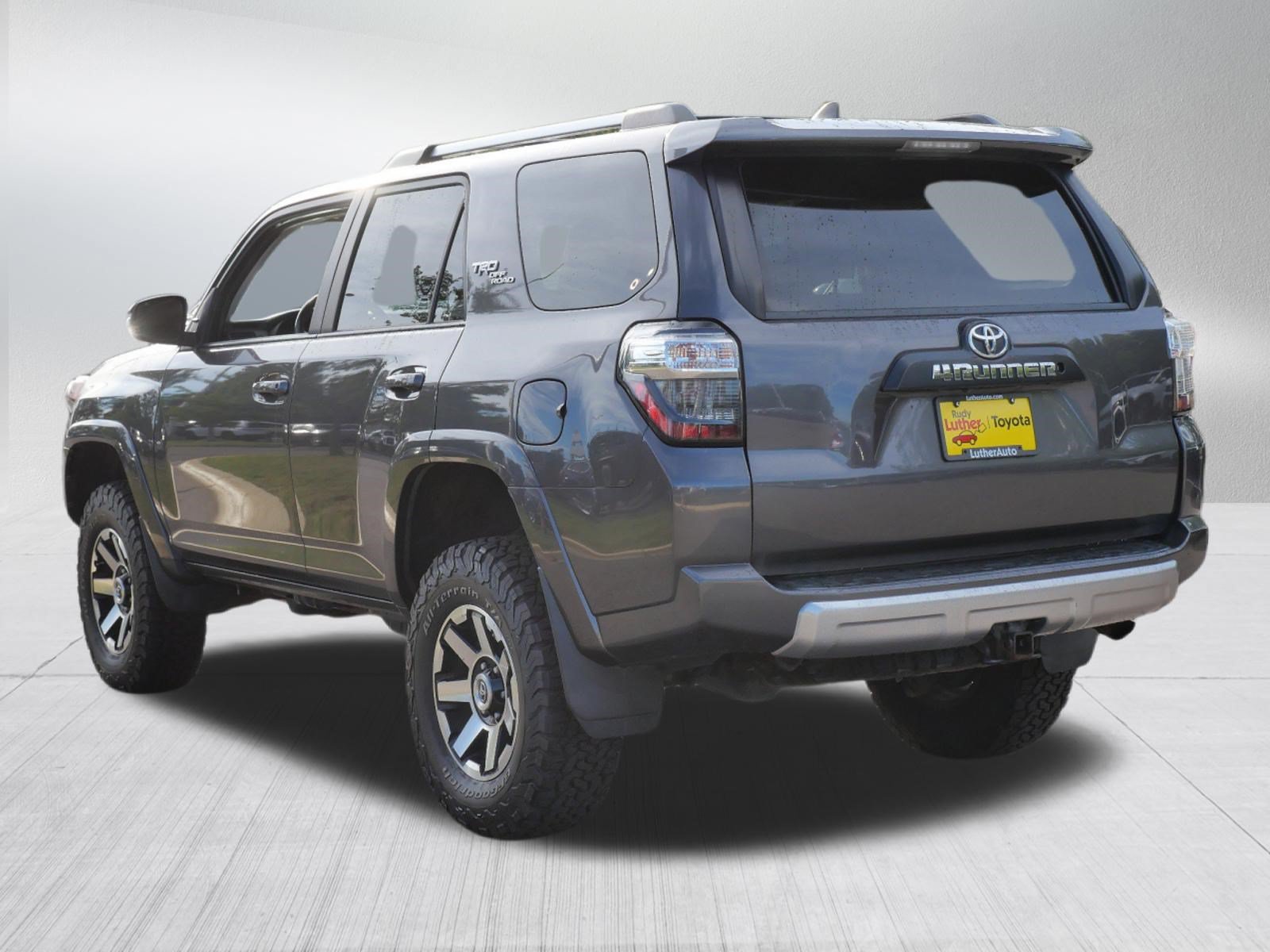 Certified 2018 Toyota 4Runner TRD Off-Road Premium AWD/4WD image 5
