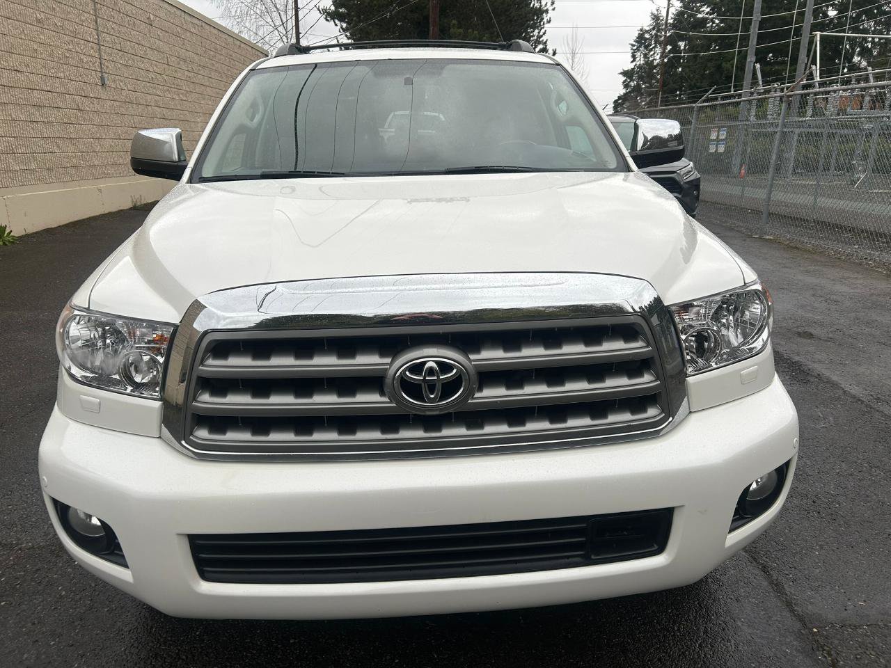 Used 2014 Toyota Sequoia Platinum AWD/4WD image 2