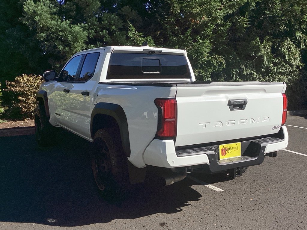 Used 2024 Toyota Tacoma TRD Off-Road image 10
