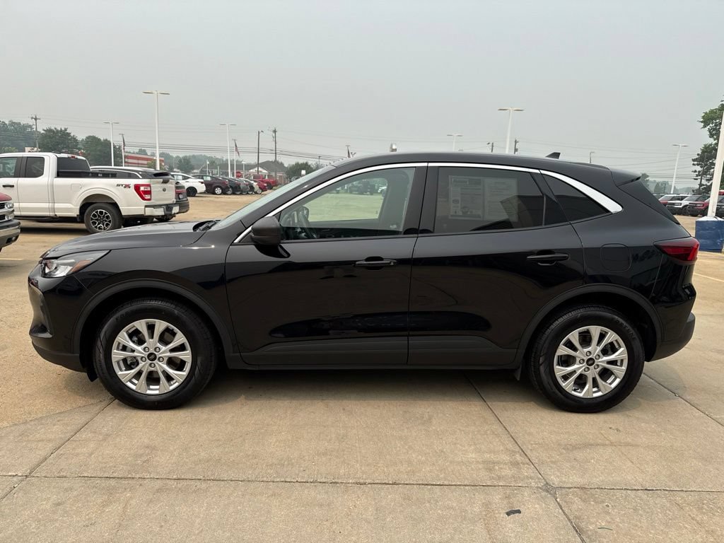 Used 2023 Ford Escape Active AWD/4WD image 3