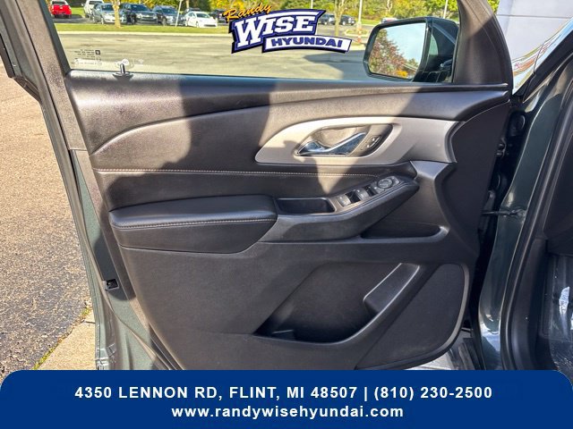 Used 2018 Chevrolet Traverse LT FWD image 17