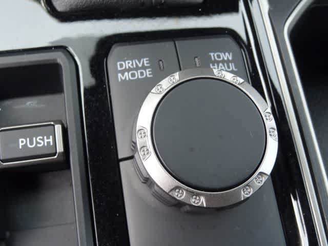 Used 2025 Toyota Tundra Limited AWD/4WD image 13