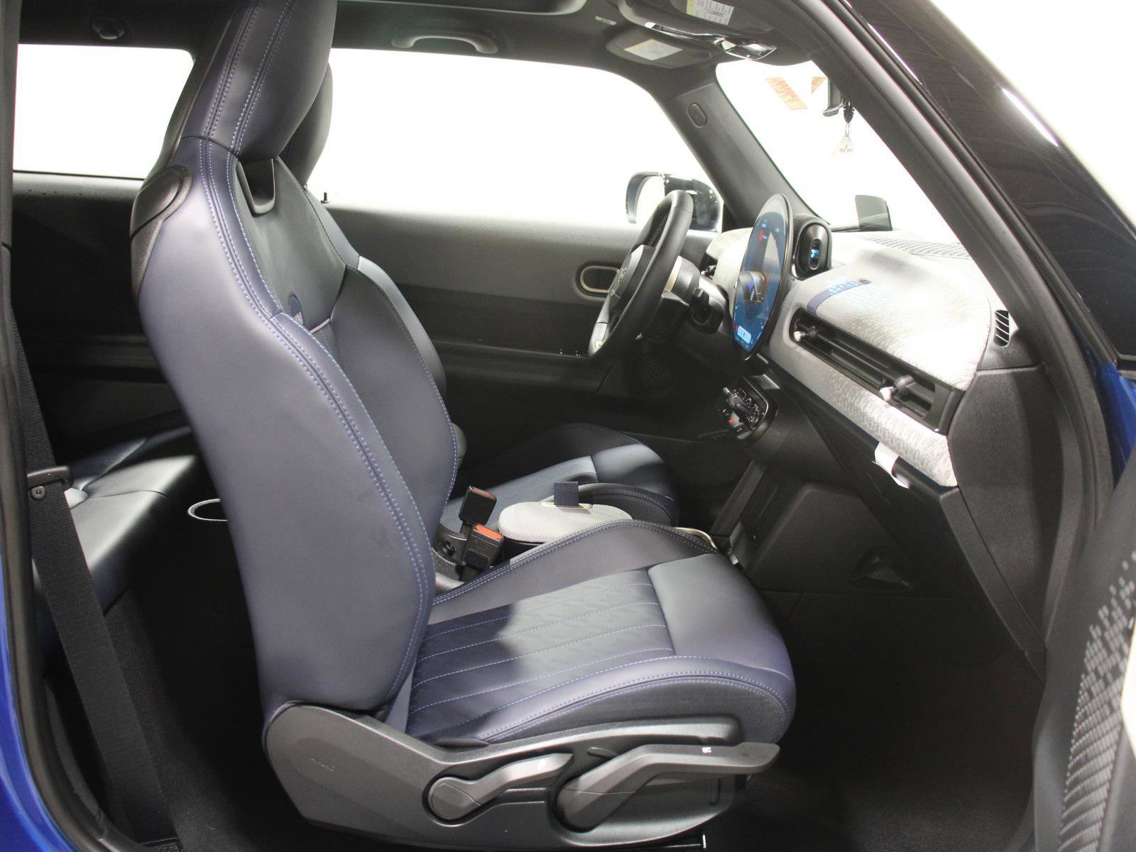 Certified 2025 MINI Cooper S image 15