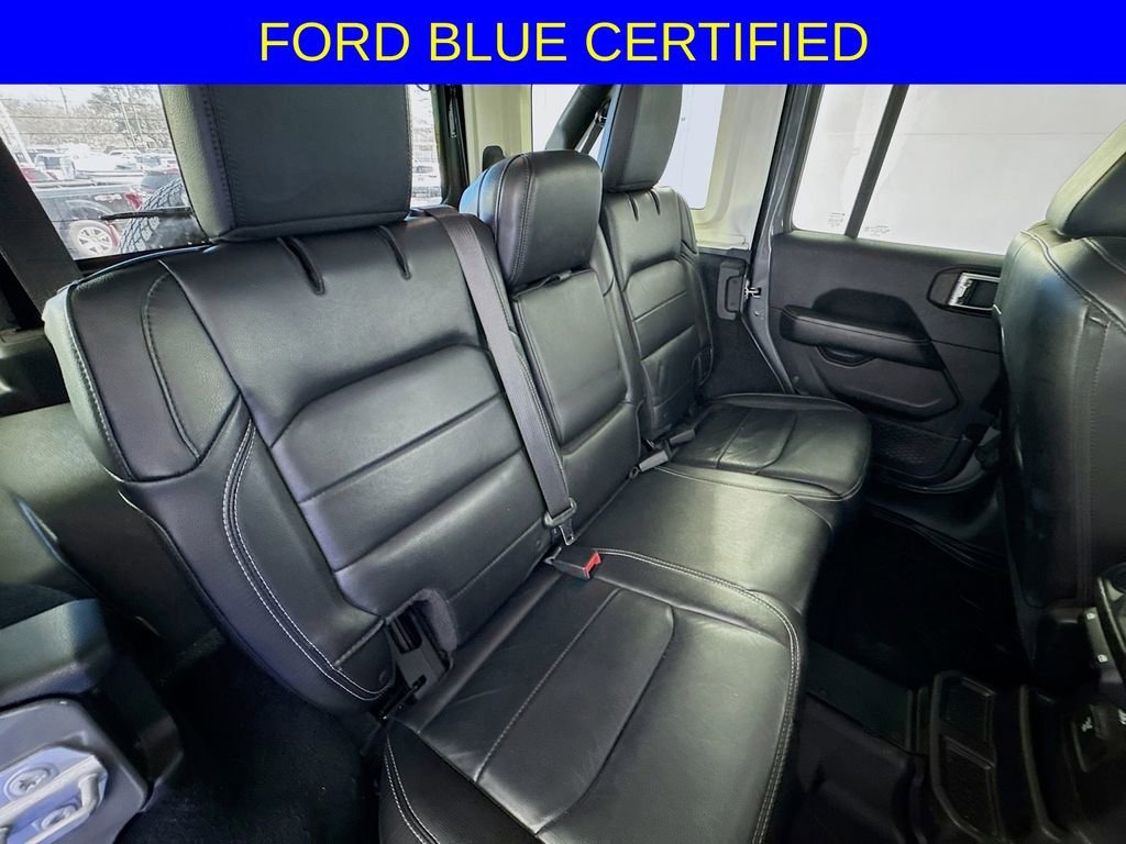 Used 2018 Jeep Wrangler Unlimited Sahara w/ Cold Weather Group image 26