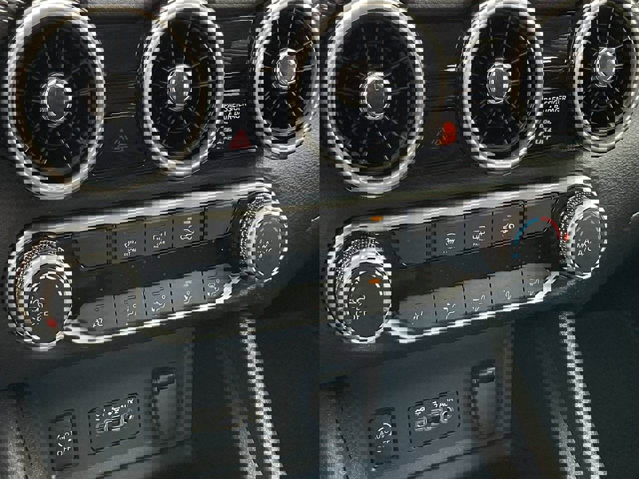 Used 2024 Nissan Sentra SV image 31