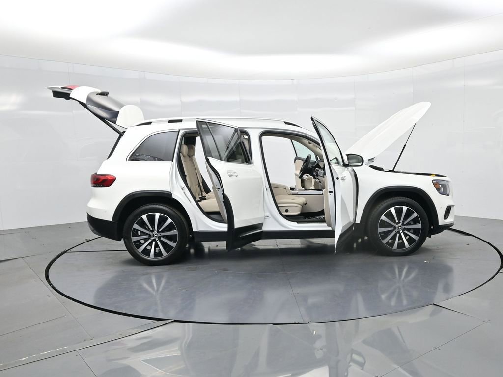 Used 2022 Mercedes-Benz GLB 250 image 3