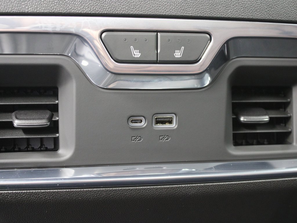 Used 2025 GMC Sierra 1500 Denali Ultimate image 11