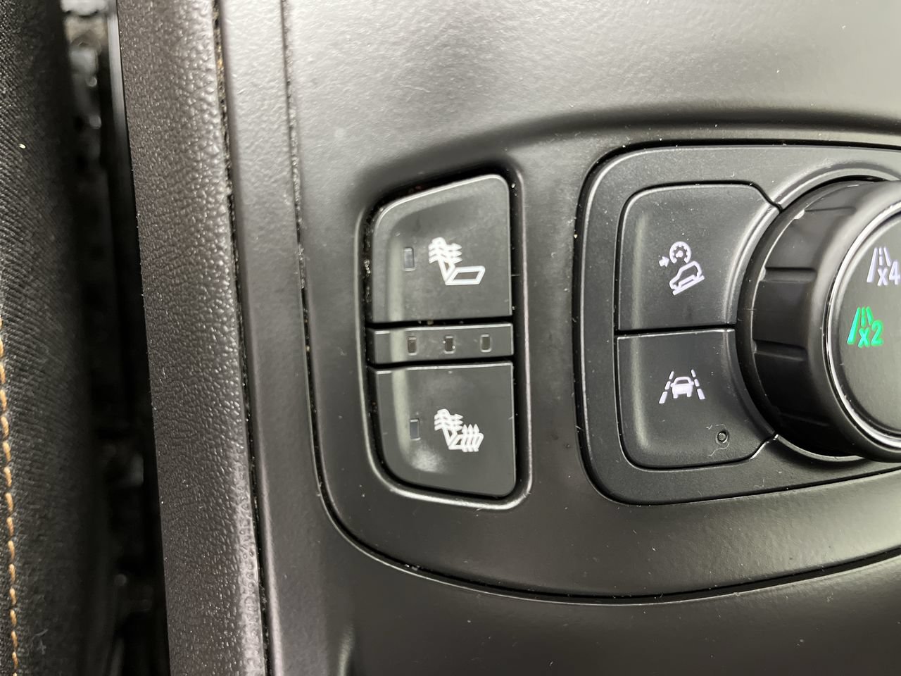 Used 2020 GMC Terrain SLE w/ Driver Convenience Package AWD/4WD image 22