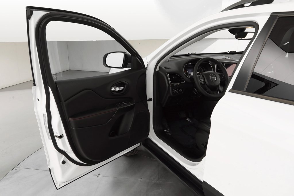 Certified 2021 Jeep Cherokee Trailhawk image 16