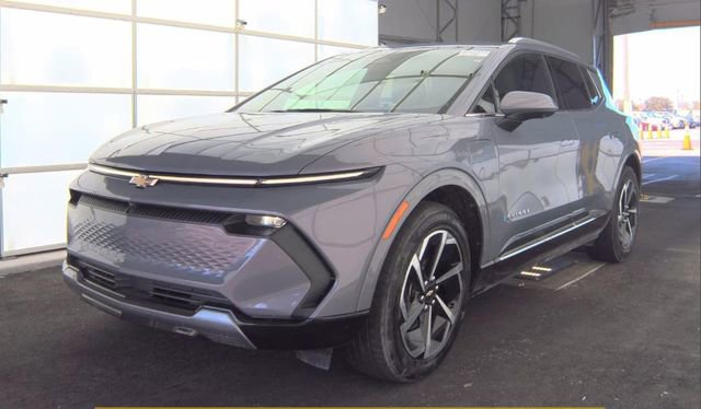 Used 2024 Chevrolet Equinox EV LT image 2