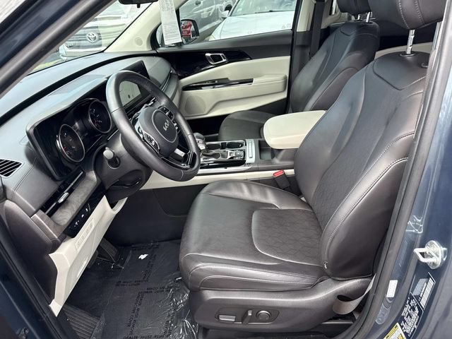 Used 2024 Kia Carnival EX FWD image 14