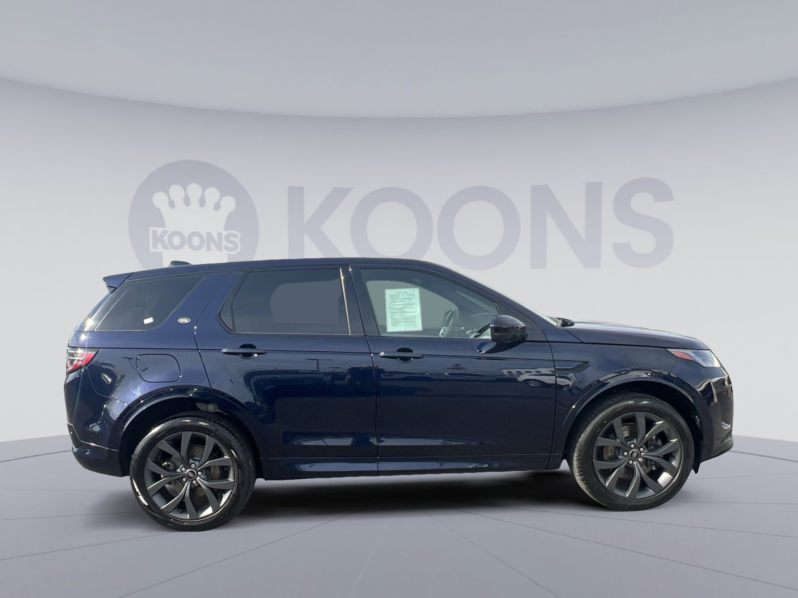 Used 2023 Land Rover Discovery Sport SE R-Dynamic image 17