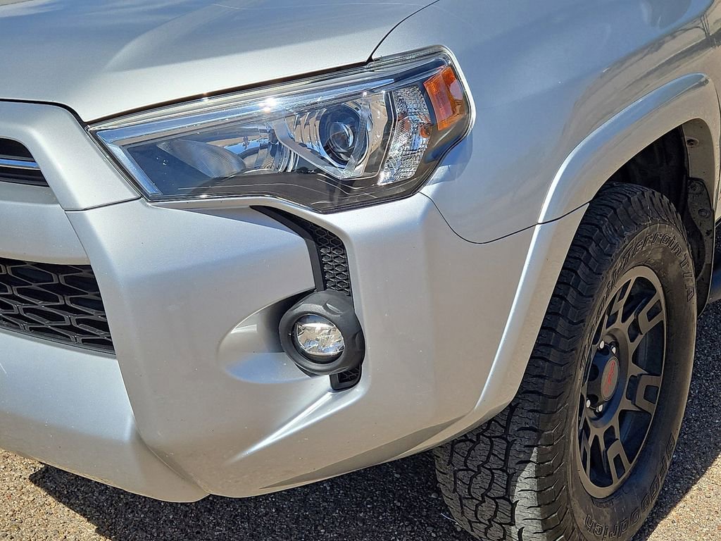 Used 2021 Toyota 4Runner SR5 Premium w/ Moonroof Package AWD/4WD image 9