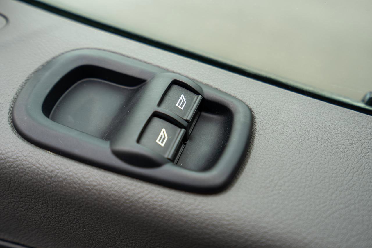 Used 2024 Ford Transit 350 XLT image 18