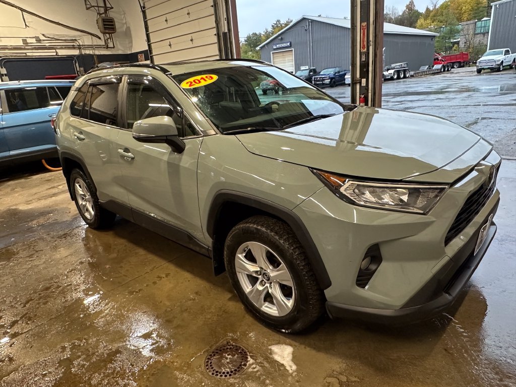 Used 2019 Toyota RAV4 XLE w/ Convenience Package AWD/4WD image 7